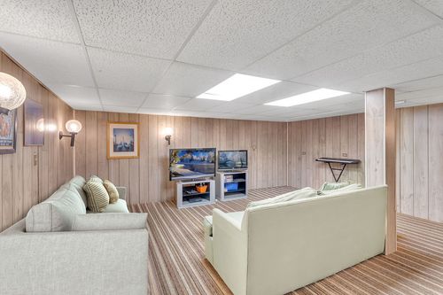 530 Mark Ln, Downers Grove, IL, 60516-4513 | Card Image