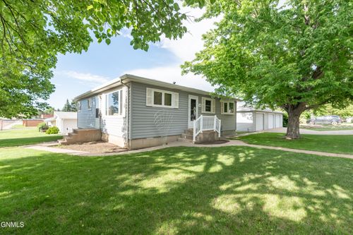 1400 6th Ave Nw, Mandan, ND, 58554-1710 | Card Image