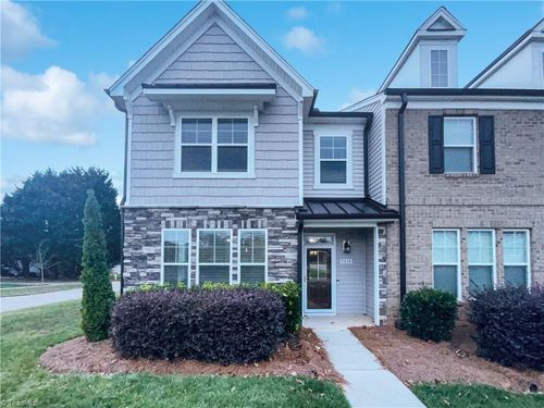 5810 Crestlawn Ct, Pfafftown, NC, 27040-9059 | Card Image