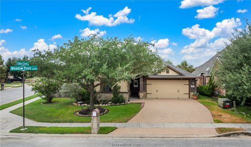 15418 Meadow Pass, College Station, TX, 77845-2413 | Card Image