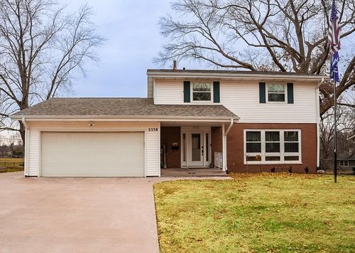 2538 E Garfield St, Davenport, IA, 52803-2244 | Card Image