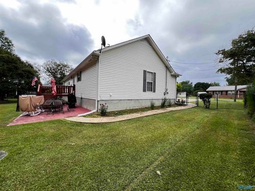 2482 Barnes Dr, Hokes Bluff, AL, 35903-7619 | Card Image