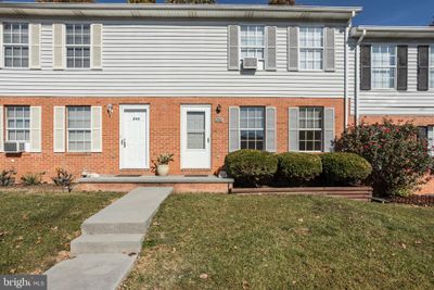 240 Nottoway Drive, Townhouse with 2 bedrooms, 1 bathrooms and null parking in STEPHENS CITY VA | Image 1