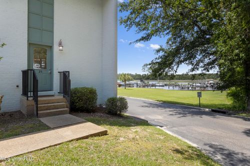 apt-25-3230 Cumberland Rd, Ocean Springs, MS, 39564-3215 | Card Image