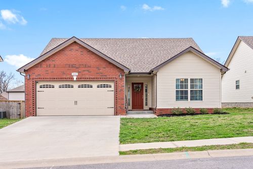 461 Irish Hills Dr, Clarksville, TN, 37042-2819 | Card Image
