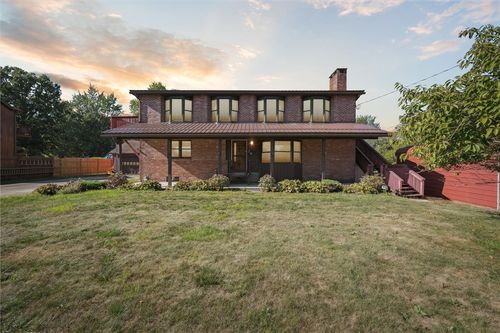 2204 Maple Dr, Ford City, PA, 16226-1528 | Card Image