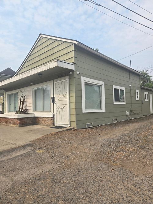 3015 & 3015 1/2 N Post St, Spokane, WA, 99205 | Card Image