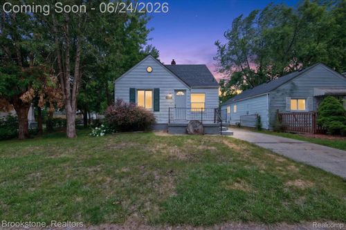 7203 Orchard Ave, Warren, MI, 48091-4952 | Card Image