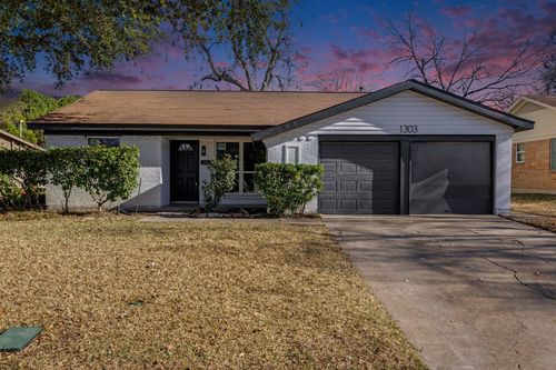 1303 Cloverdale Dr, Richardson, TX, 75080-4710 | Card Image