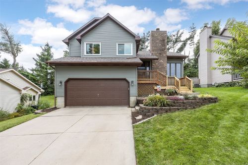 1705 Hidden Hollow Ln Nw, Cedar Rapids, IA, 52405-1546 | Card Image