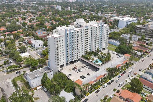 412-3000 Coral Way, Coral Gables, FL, 33145 | Card Image