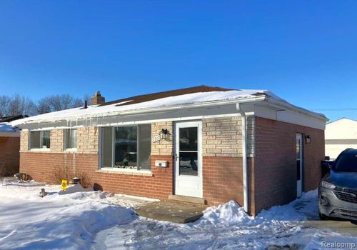 27177 Shelbourne Dr, Warren, MI, 48088-6643 | Card Image