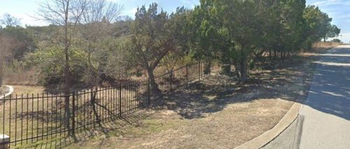 17511 Northlake Hills Dr, Jonestown, TX, 78645-4449 | Card Image