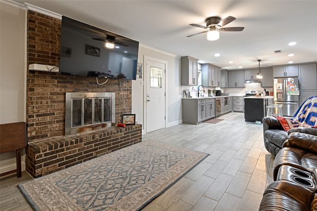 928 Maple St, House other with 4 bedrooms, 2 bathrooms and null parking in Howe TX | Image 10