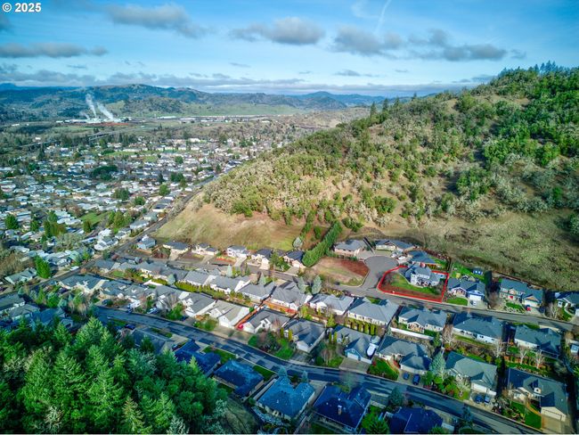459 Oak Valley Loop, House other with 4 bedrooms, 4 bathrooms and 3 parking in Winchester OR | Image 45