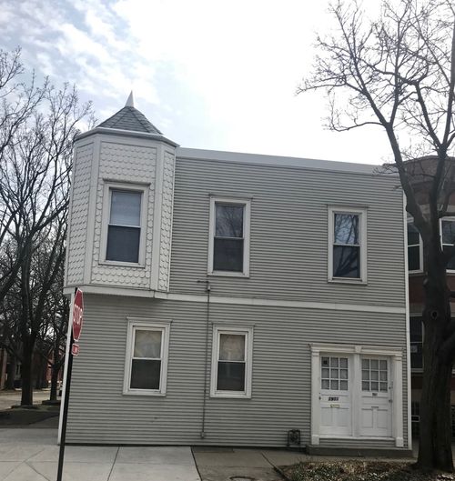 2-1901 Barry Ave, Chicago, IL, 60657-2021 | Card Image