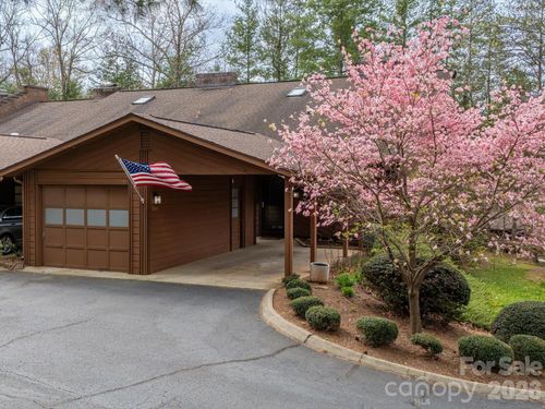 504 Woodfield Dr, Asheville, NC, 28803-8668 | Card Image