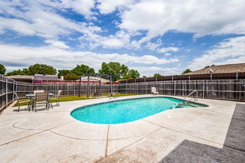 1323 Lark Ln, Lewisville, TX, 75077-7607 | Card Image