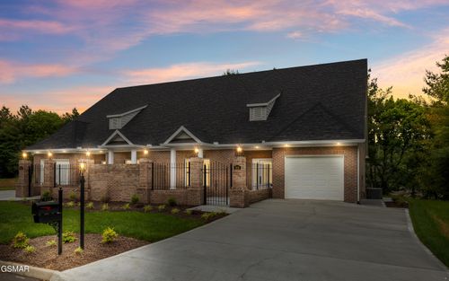 906 Fine Glen Dr, Sevierville, TN, 37862-5046 | Card Image