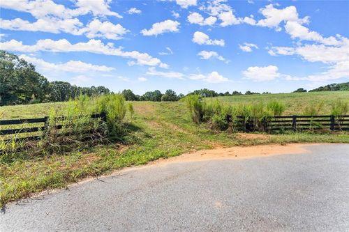 240 Hensley Ln, Hoschton, GA, 30548-1370 | Card Image