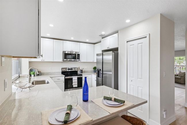 6521 Bimini Ct, House other with 3 bedrooms, 2 bathrooms and null parking in APOLLO BEACH FL | Image 16