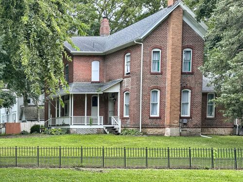 705 4th St, Watseka, IL, 60970-1626 | Card Image