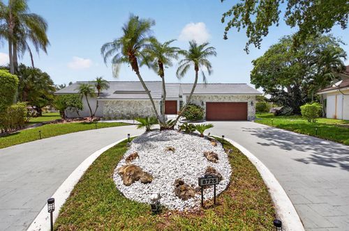 8725 Banyan Ct, Tamarac, FL, 33321-2631 | Card Image