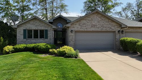 5 Hilgert Ct, Grant Park, IL, 60940-5570 | Card Image