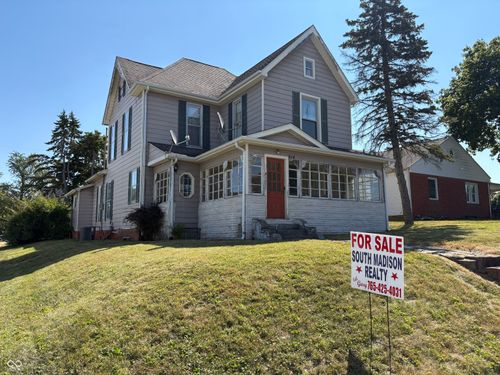 614 S Woodward St, Lapel, IN, 46051-5570 | Card Image