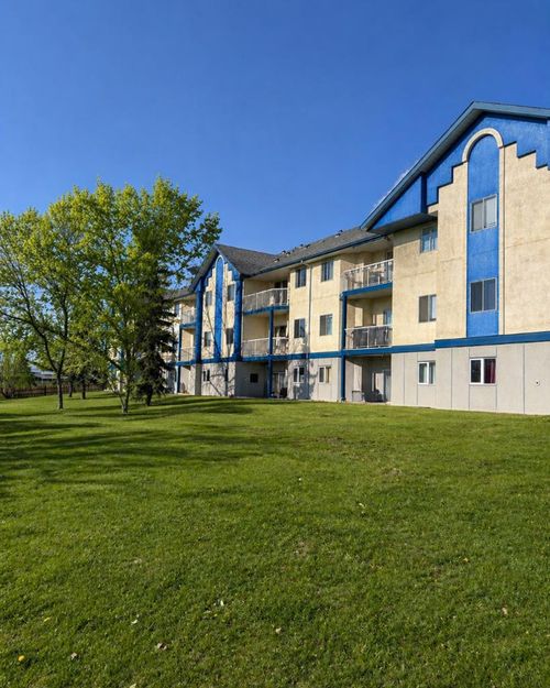 10405 99 Ave, Grande Prairie, AB, T8V6Z3 | Card Image