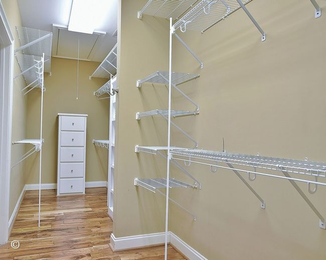 Primary Closet | Image 35