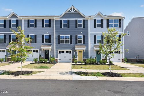 424 Emerald Shire Way, Zebulon, NC, 27597-4536 | Card Image