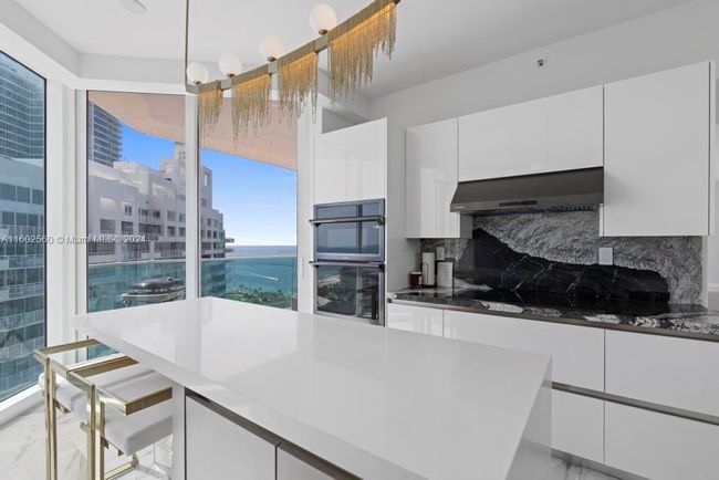 2201 - 300 S Pointe Dr, Condo with 3 bedrooms, 2 bathrooms and null parking in Miami Beach FL | Image 19