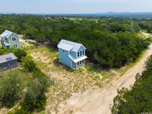 272 Broken Bow Dr, Bandera, TX, 78003 | Card Image