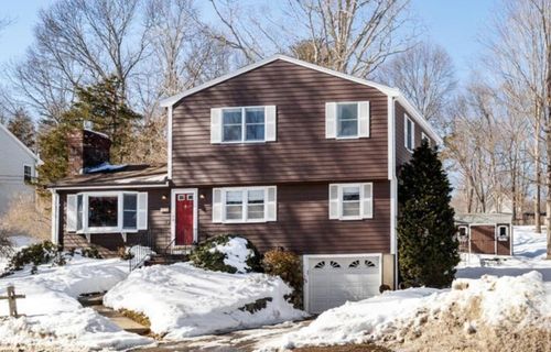 85 Martin St, Essex, MA, 01929-1208 | Card Image