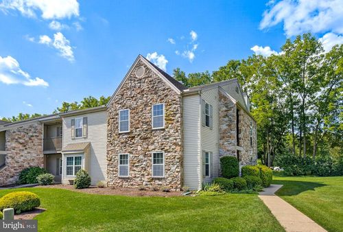 212 Greenview Dr, LANCASTER, PA, 17601-4995 | Card Image