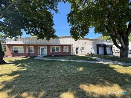 5 Lunar Dr, Woodbridge, CT, 06525-2320 | Card Image