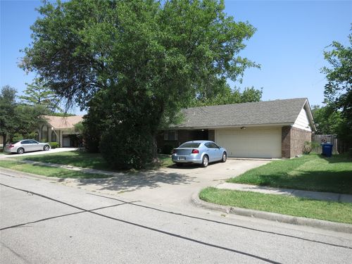 2029 Shenandoah Dr, Carrollton, TX, 75007-5434 | Card Image