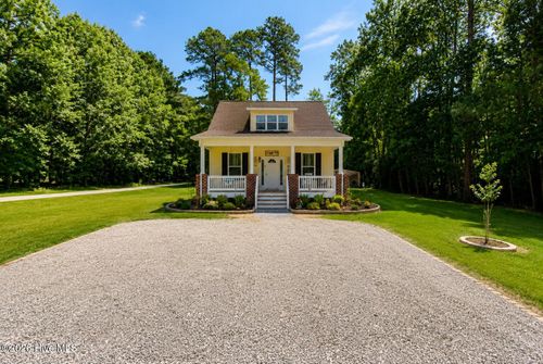 134 Chestnut St, Hertford, NC, 27944-8427 | Card Image