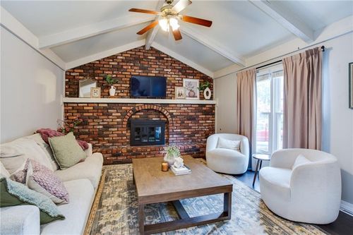 15135 W 152nd Cir, Olathe, KS, 66062-3043 | Card Image