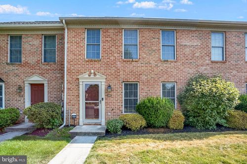323 Stonehedge Ln, Mechanicsburg, PA, 17055-7004 | Card Image