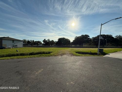 200 Vieux Orleans Cir, Lafayette, LA, 70508-5043 | Card Image