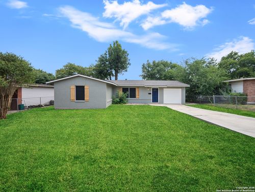 130 Croesus Ave, San Antonio, TX, 78213-4415 | Card Image