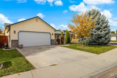 3591 N Bottle Brush Ave, House other with 3 bedrooms, 2 bathrooms and 2 parking in Boise ID | Image 3