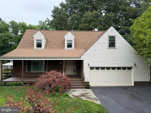 7033 Westmoreland Dr, WARRENTON, VA, 20187-4448 | Card Image