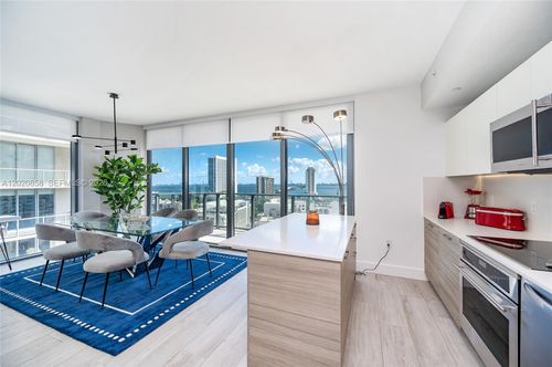 1408-121 Ne 34th St, Miami, FL, 33137-3852 | Card Image