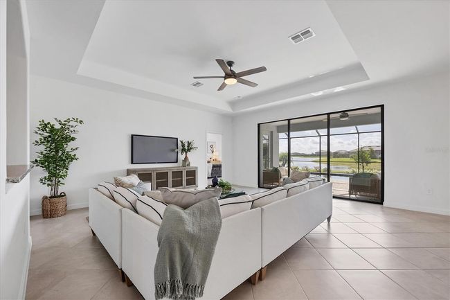 15344 Serene Shores Loop, House other with 4 bedrooms, 2 bathrooms and null parking in Bradenton FL | Image 6