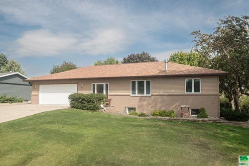 305 Hartford Ave Se, Orange City, IA, 51041-1807 | Card Image