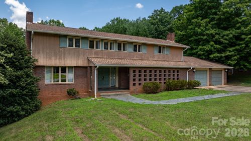 20-27d-1335 36th Avenue Drive Ne, Hickory, NC, 28601 | Card Image