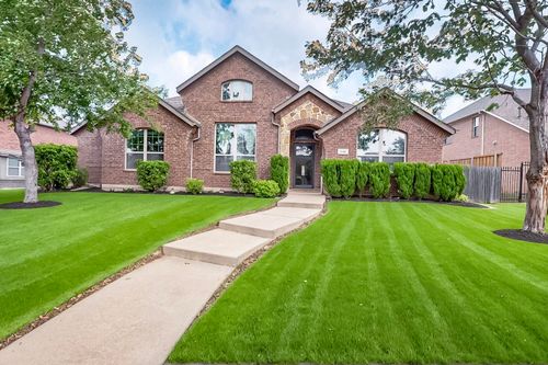 716 Saddlebrook, Desoto, TX, 75115-4325 | Card Image